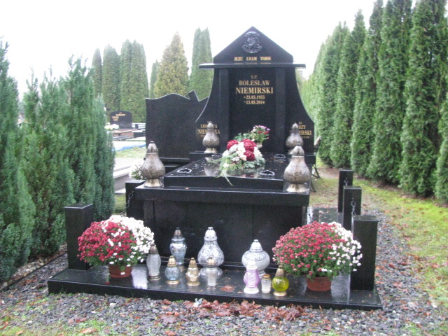 Grób Jerzy Niemirski