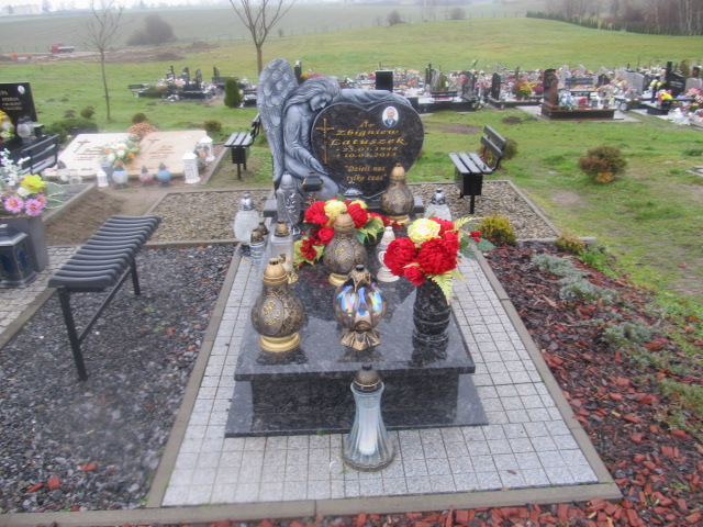 Grób Zbigniew Latuszek