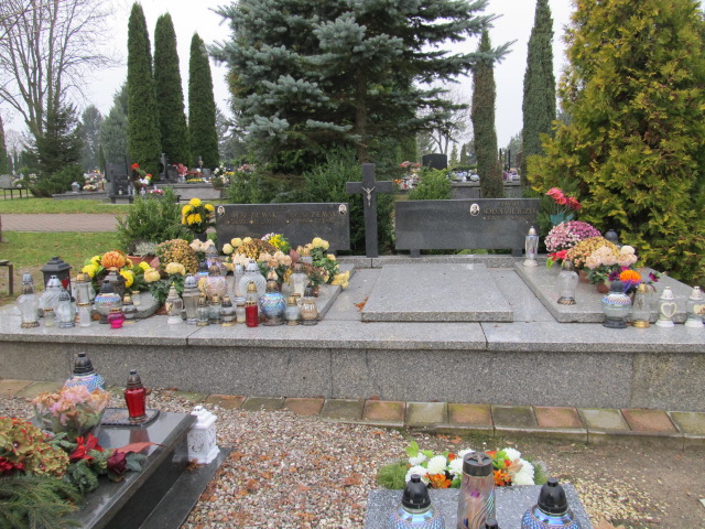 Grób Regina  Ziemak