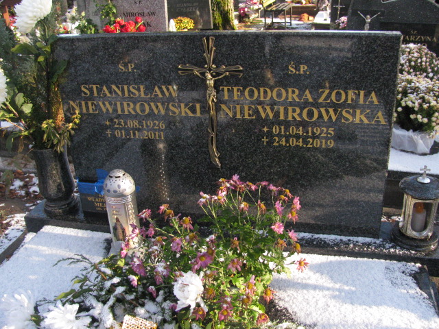 TEODORA ZOFIA Niewiarowska 1925 Pasłęk - Grobonet - Wyszukiwarka osób pochowanych